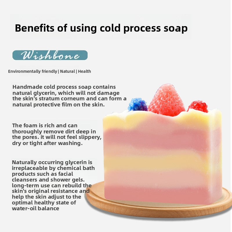 Aceite vegetal Pastel de fresa Aceite esencial Jabón artesanal procesado en frío Control de aceite refrescante Jabón limpiador unisex Jabón frío 